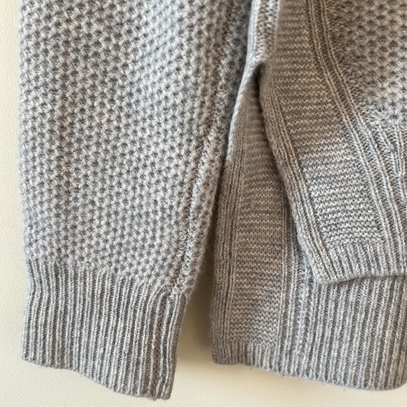 Club Monaco Dellah Cashmere Sweater - Picture 4 of 12
